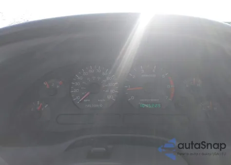 1999 Ford Mustang z USA, uszkodzony, nr VIN 1FAFP4043XF128021